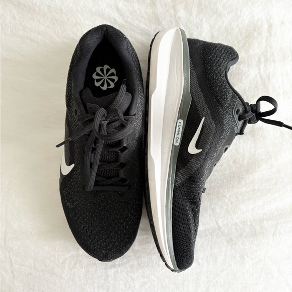 Nike Shoes - Nike Air Cushlon Black Shoes